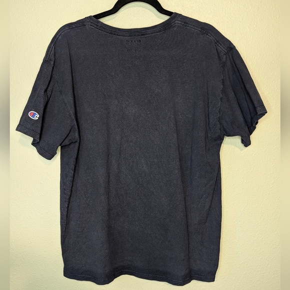 Men's Champion T-shirt faded with distressed logo size Large Navy - Picture 6 of 8